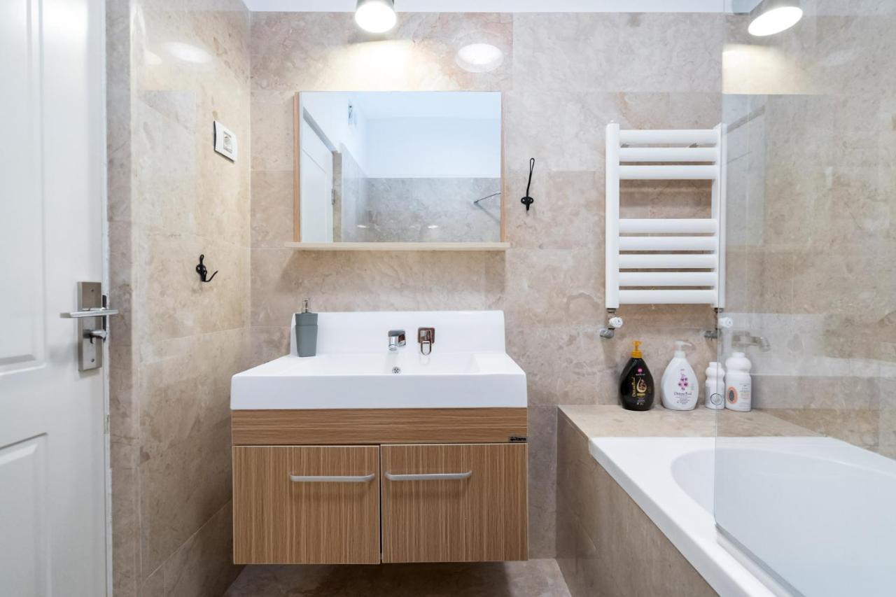 Happy Bubble I Timpuri Noi 1Br Apt 4 Ppl ブカレスト エクステリア 写真