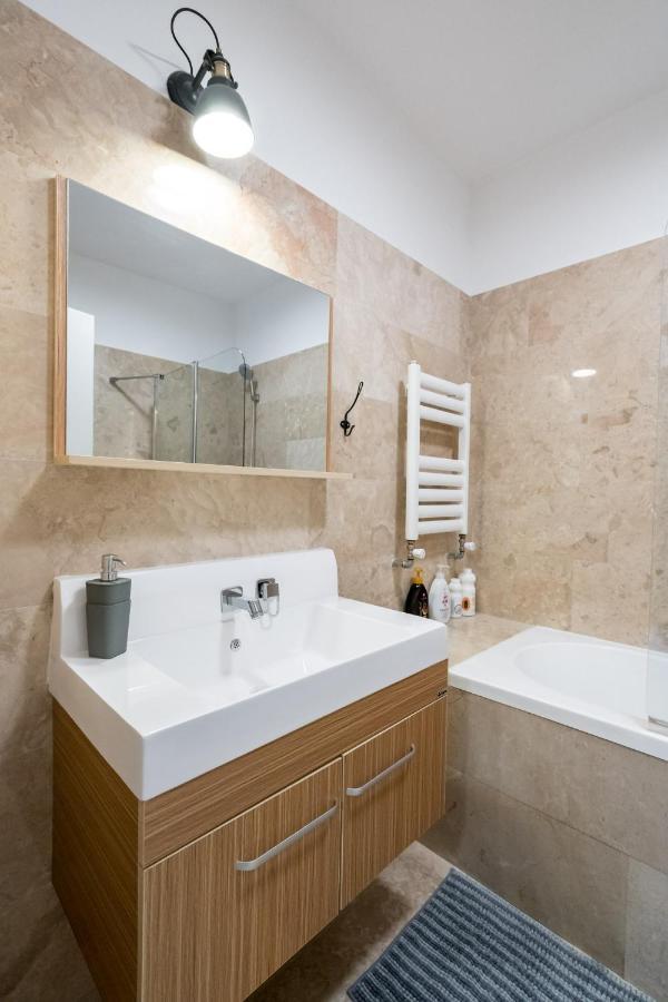Happy Bubble I Timpuri Noi 1Br Apt 4 Ppl ブカレスト エクステリア 写真